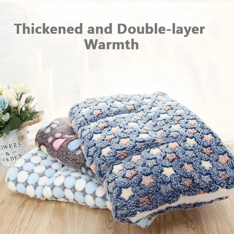 Snuggle Haven: Flannel Thickened Dog Bed Mat for Winter Warmth - Perfect Pet Sleeping Mat for Dogs and Cats of All Sizes! Get Your Cozy Pet Blanket Now!